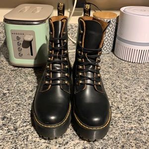 Dr. Martens 🌻Leona🌻 Platform Boots